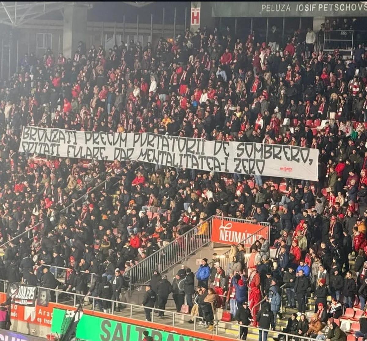 Derapaj rasist al suporterilor arădeni la adresa Rapidului
