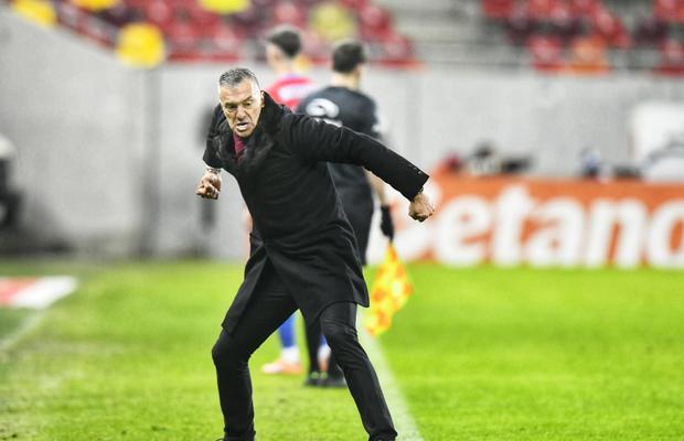 Daniel Pancu, declarația serii după victoria chinuită cu Metaloglobus: „Când mă vedeți că fac ca o maimuță, să știți că...”