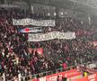 Derapaj rasist al suporterilor arădeni la adresa Rapidului // FOTO: Facebook @Ultras Romania 1918