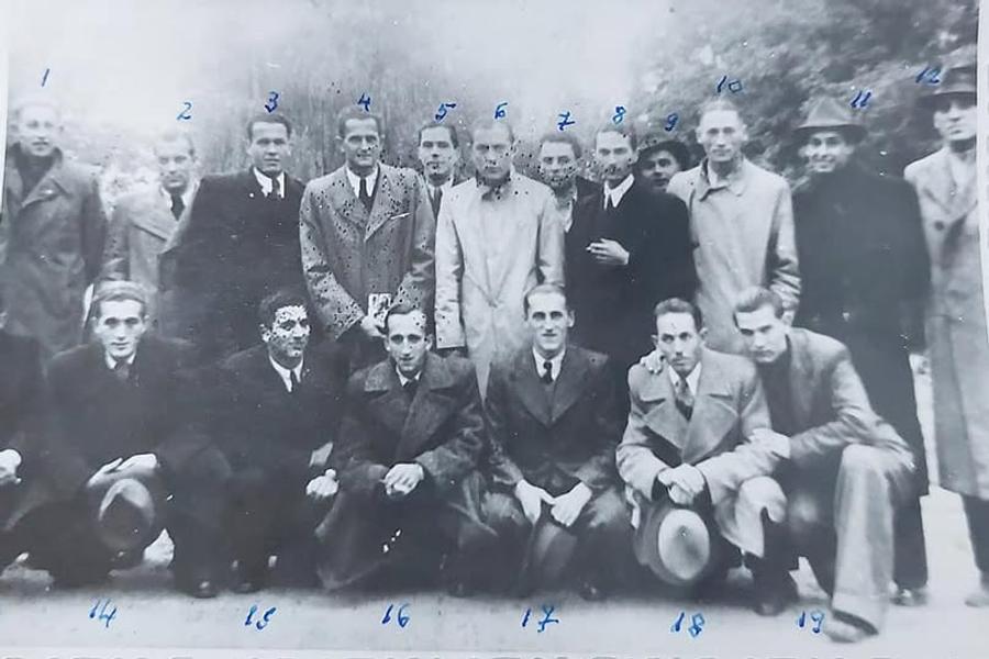 Ștefan Kovacs (numărul 5) în echipa lui CFR Turnu Severin din 1941, înainte să plece la Cluj, unde se va stabili pentru mulți ani. Sursa: facebook.com/cfrturnuseverin Stupoare în arhivele Securității: marele Ștefan Kovacs a fost agentul secret „Vasile Munteanu” + „Este un tovarăș atașat colaborării”