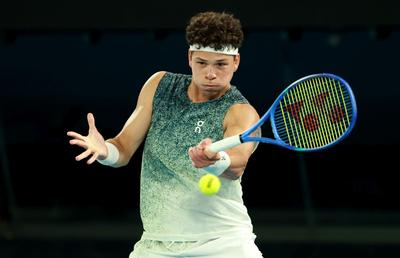 Ben Shelton, ultimul jucător calificat în „sferturi” la Australian Open » Cum arată tabloul competiției masculine și celei feminine