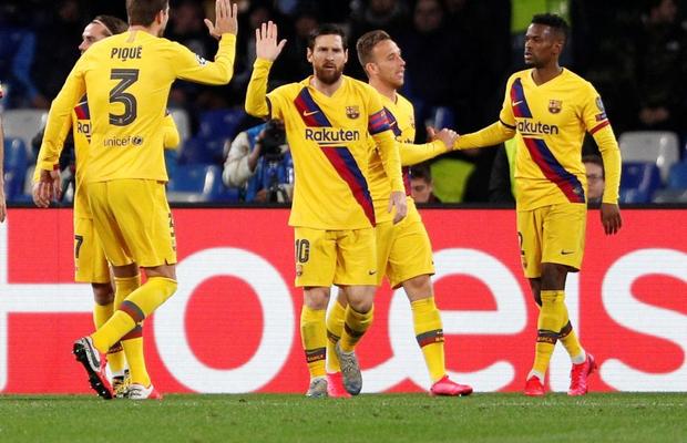 NAPOLI - BARCELONA 1-1 // Emoții mari pentru catalani: Gerard Pique s-a accidentat și ar putea rata El Clasico!