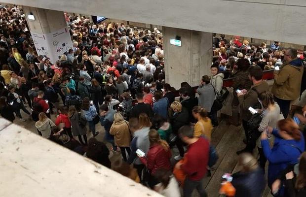 RAPID - TURRIS 0-0 // Fanii giuleștenilor, gest ȘOCANT la metrou! Au umilit un tânăr asiatic, pe care-l considerau purtător de coronavirus