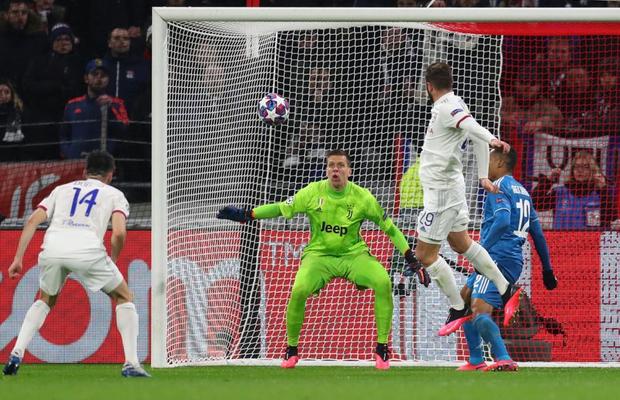 OLYMPIQUE LYON - JUVENTUS 1-0 // FOTO + VIDEO Lyon reușește surpriza serii! Victorie mare contra torinezilor