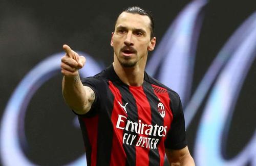 Zlatan Ibrahimovic (39 de ani), starul lui AC Milan, consideră că brazilianul Ronaldo, retras din activitate în 2011, este cel mai mare fotbalist din toate timpurile.
