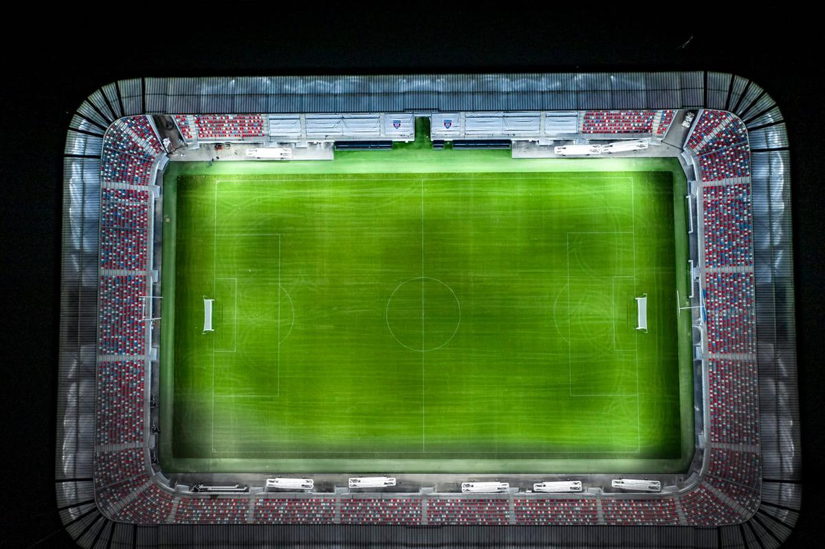 Stadionul Steaua, din Ghencea, surprins noaptea / FOTO: canpower.ro