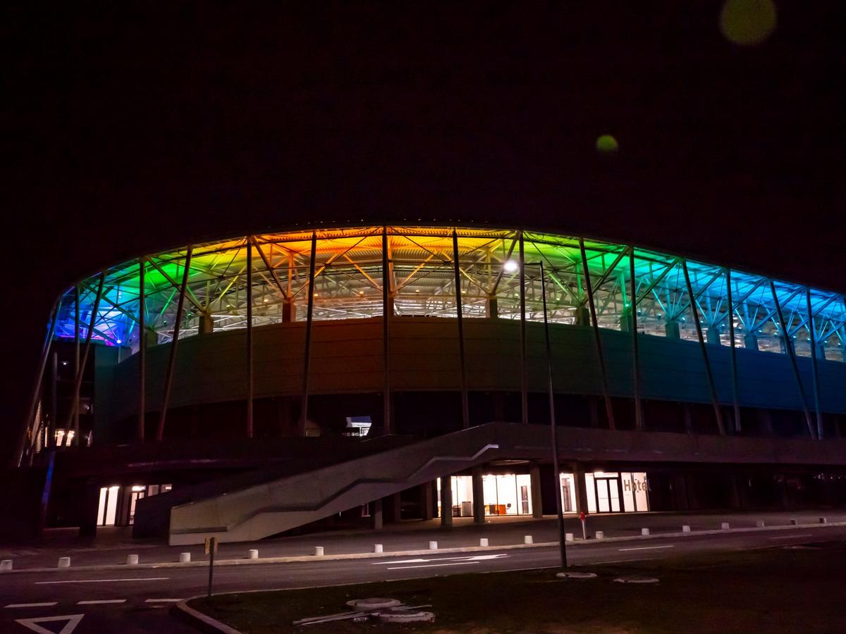 Stadionul Steaua, din Ghencea, surprins noaptea / FOTO: canpower.ro