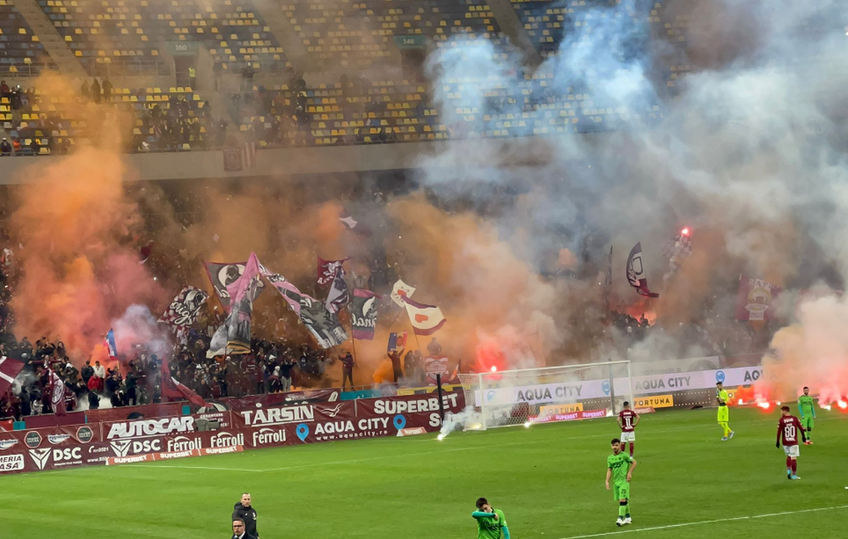 Rapid - Dinamo. Galeria alb-vișiniilor a așteptat repriza secundă pentru a avea în față careul lui Dinamo