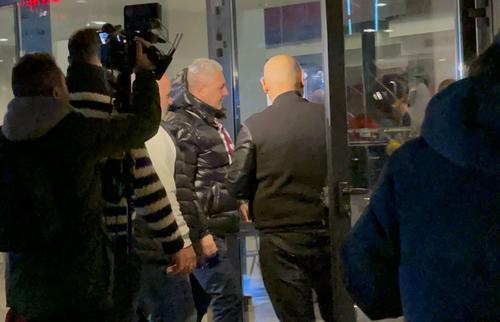 Marius Șumudică (50 de ani) asistă din tribunele Arenei Naționale la meciul dintre Rapid și Dinamo, derby-ul bucureștean al etapei cu numărul 28 din Liga 1.