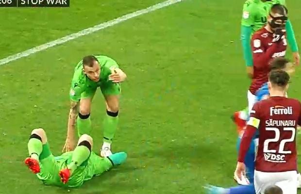 Dinamo a cerut penalty în minutul 32 al meciului cu Rapid! Ce arată reluările