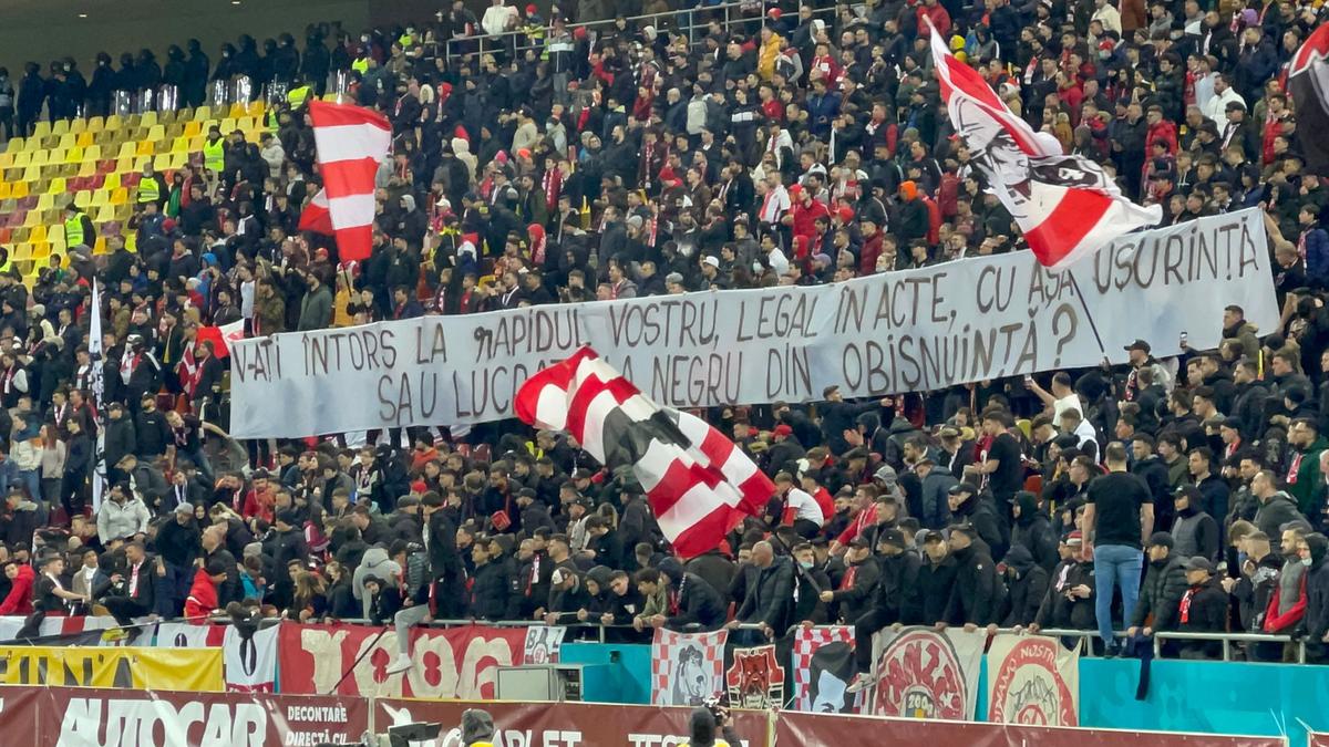 Fanii lui Dinamo, derapaje rasiste în meciul cu Rapid