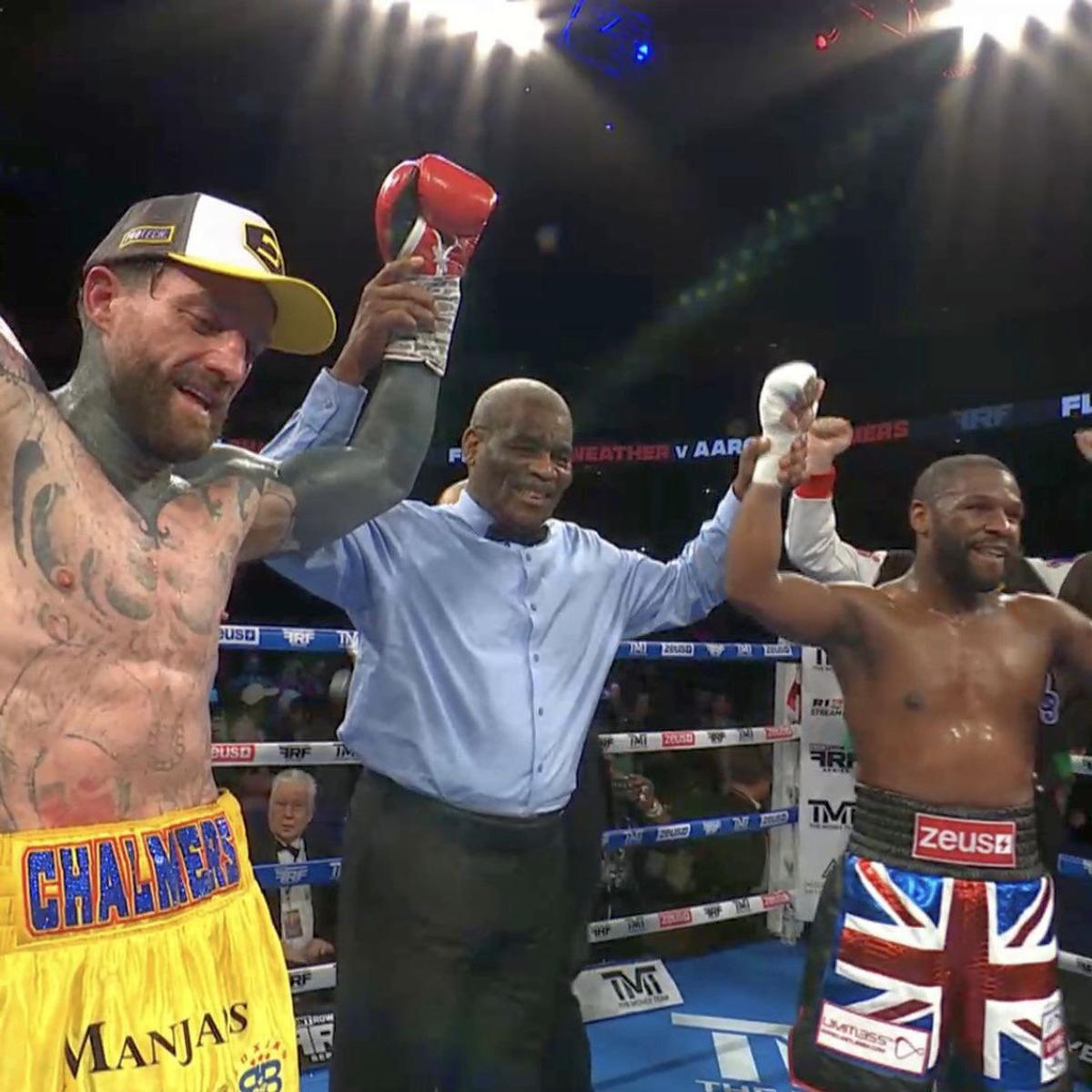 Floyd Mayweather vs Aaron Chalmers
