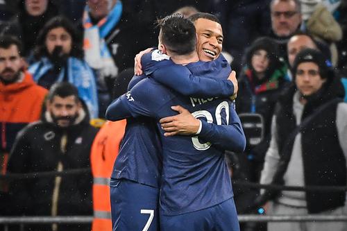 Marseille și PSG se înfruntă azi, de la 21:45, în derby-ul rundei #25 din Ligue 1. Partida va fi liveTEXT pe GSP.ro