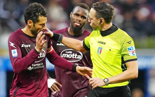 Un studiu din Anglia realizat în perioada 2009-2021 susține că arbitrii din Serie A pedepsesc mai drastic jucătorii de culoare în comparație cu fotbaliștii albi.