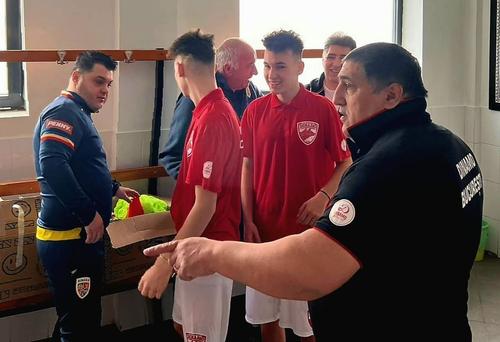 Dinamo și-a schimbat acționariatul, dar, deocamdată, tot suporterii fac investiții în club. Echipele de juniori au primit echipament și suplimente de efort din partea fanilor grupați în noul program „Dinamo Socios”.