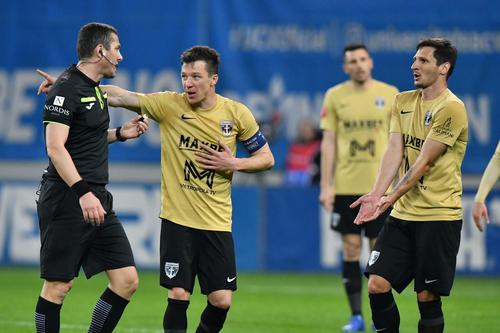Kyros Vassaras, președintele Comisiei Centrale a Arbitrilor, a semnalat două erori majore în meciurile Universitatea Craiova - FC Voluntari, scor 2-1, și Dinamo - FC Hermannstadt, scor 1-0.