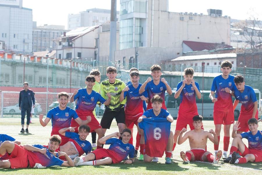 Juniorii de la CSA Steaua, dublă cu Rapid și au surclasat Dinamo. Sursă foto: facebook.com/CSASTEAUA Viitorul lui CSA Steaua, în mâini sigure! Seniorii se chinuie în campionat, juniorii țin steagul sus în Cupă
