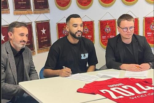 Bilel Omrani (centru) a semnat cu Wisla Cracovia, foto: Instagram Bilel Omrani