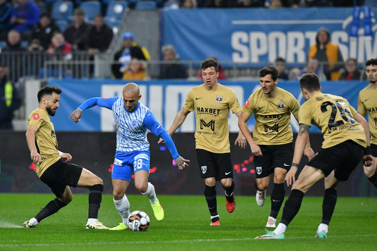Universitatea Craiova o învinge pe FC Voluntari, într-un meci haotic: Bancu și „centralul” Cojocaru s-au întrecut în gafe! Penalty-nepenalty la ultima fază » Clasamentul ACUM