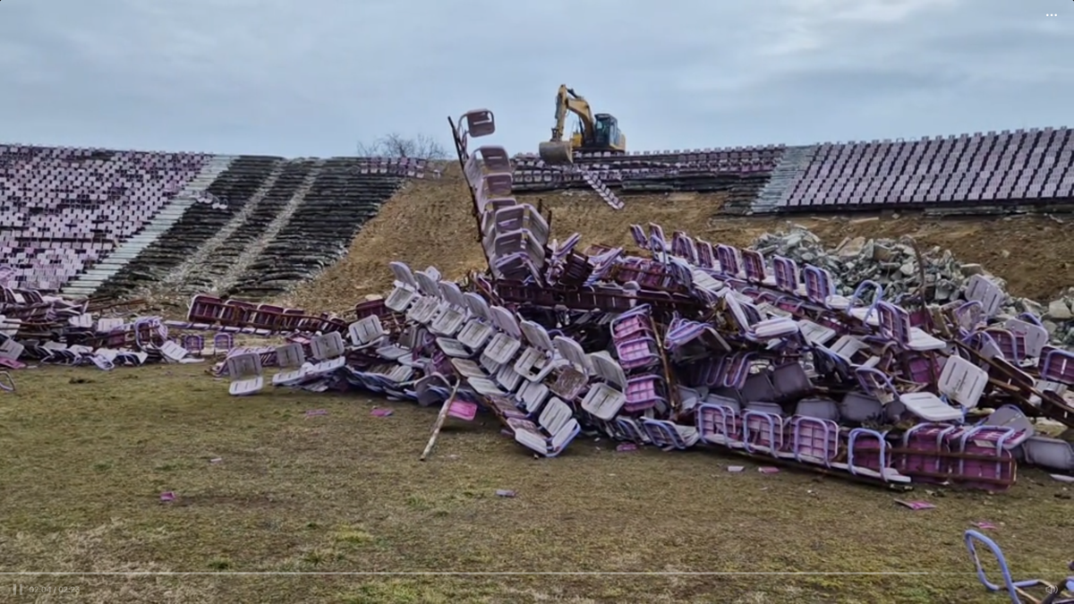 A început demolarea stadionului „Dan Păltinișanu”