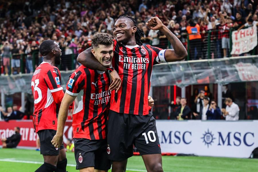 Christian Pulisic și Rafa Leao / Foto: Imago Images Cel mai bun jucător în 2021-2022, la solduri » Exclus din planurile antrenorului: se vinde pentru 40 de milioane!