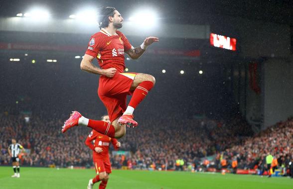 Liverpool s-a impus confortabil în duelul cu Newcastle și s-a distanțat la 13 puncte de Arsenal