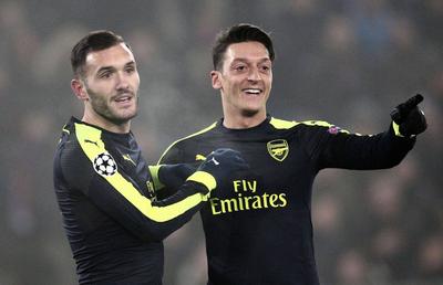 Mărturisire tulburătoare a fostului fotbalist de la Arsenal » Părinții l-au abandonat într-un orfelinat, iar acum îi cer bani