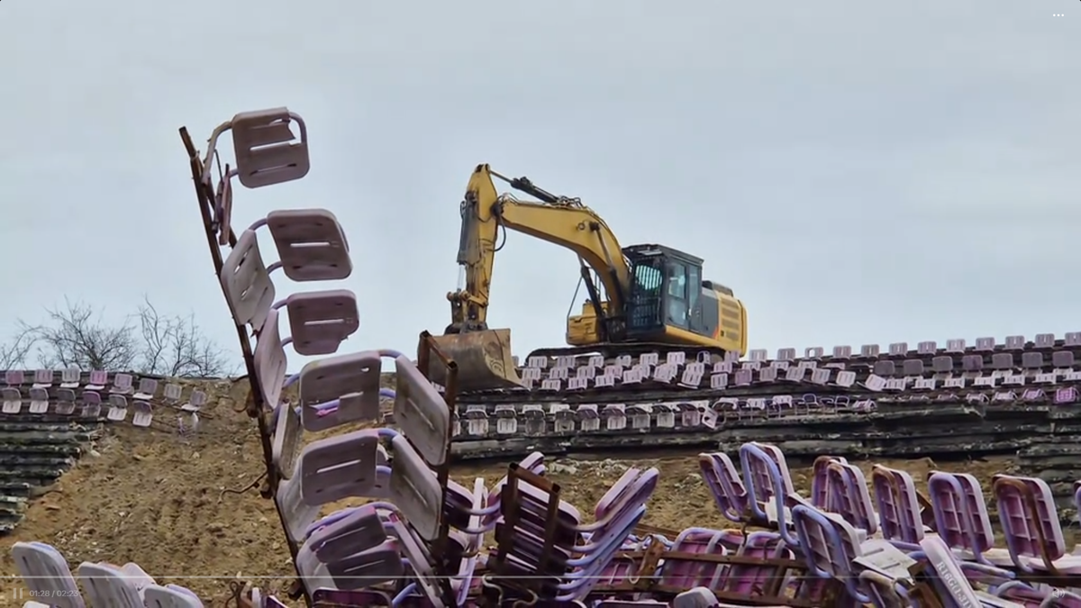 A început demolarea stadionului „Dan Păltinișanu”