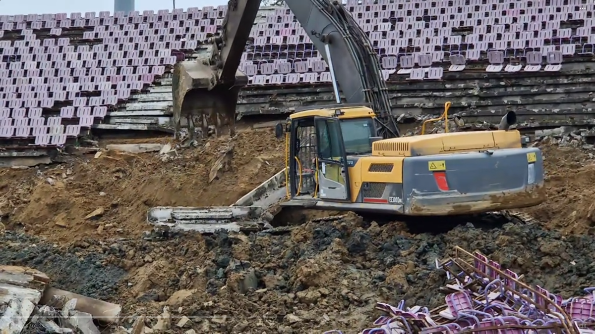 A început demolarea stadionului „Dan Păltinișanu”