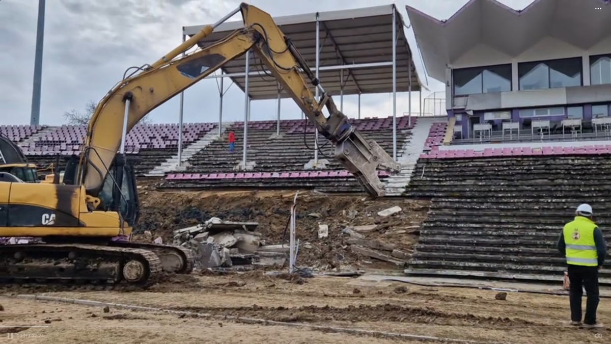 A început demolarea legendarei arene din România, inaugurată în 1963!