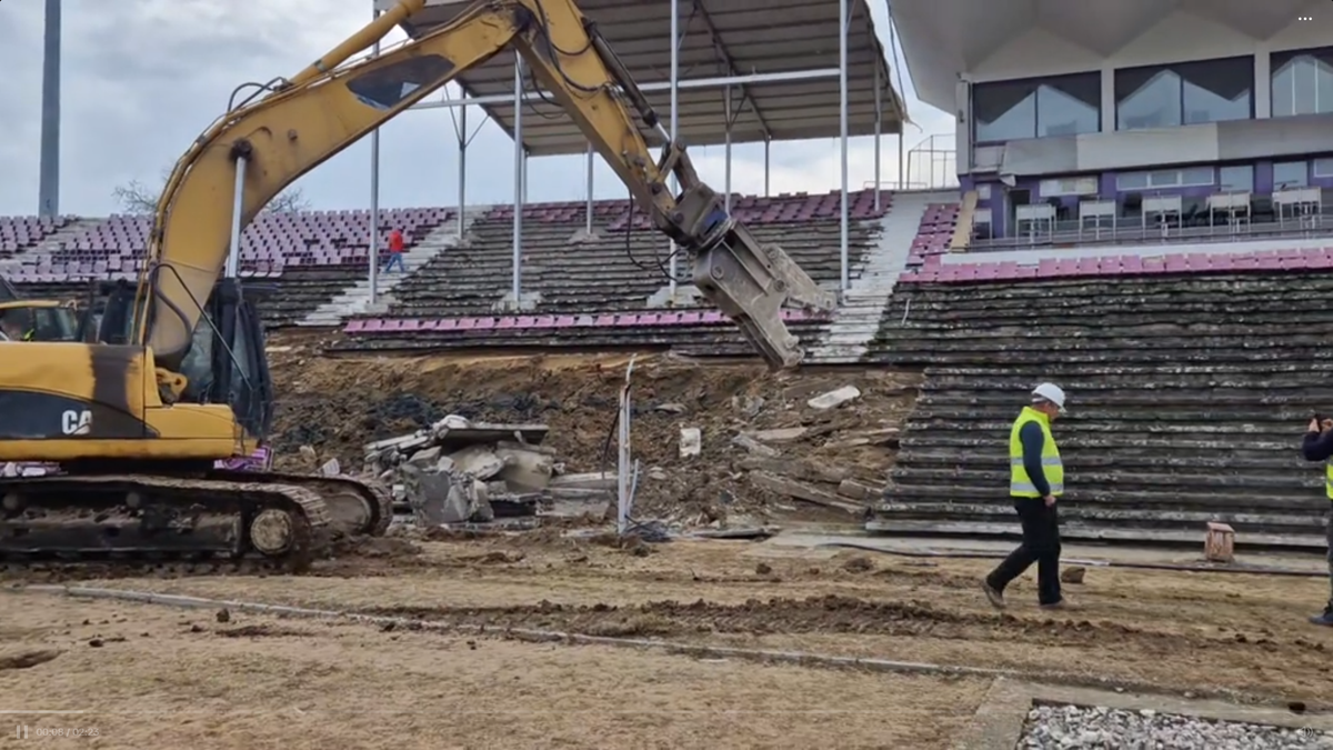 A început demolarea stadionului „Dan Păltinișanu”