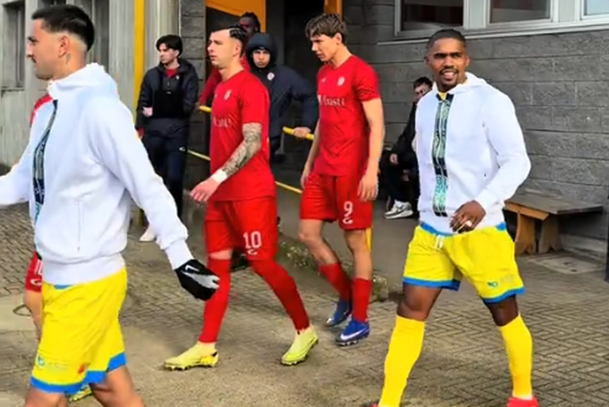 De la Bayern și Juventus, în Serie D! Douglas Costa a evoluat pe un stadion de 750 de locuri