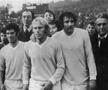 Antrenorul Tommaso Maestrelli, lângă Giorgio Chinaglia. Blondul este Luciano Re Cecconi, jucător mort împușcat