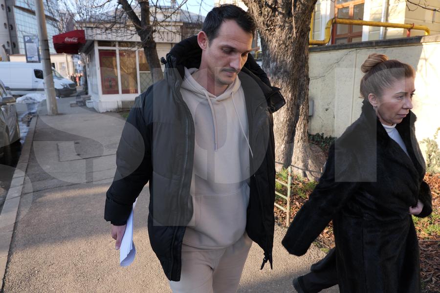 „Ce filmezi, mă? Ce filmezi, mă?” » Arestații din „dosarul Păulești” au declanșat un scandal-monstru pe holurile Judecătoriei Ploiești + Nepoata lui Florin Salam, printre agresori