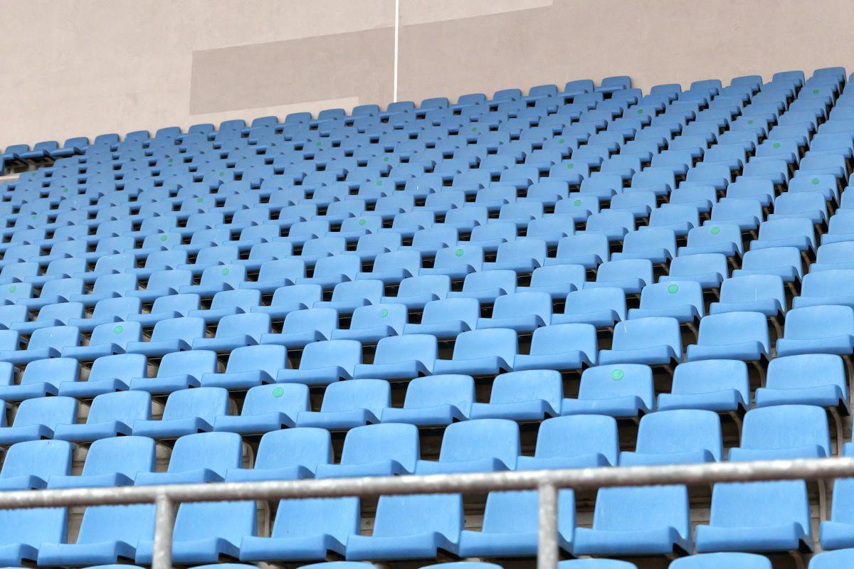 Stadionul funcționarilor! Pe arena unde Pandurii îngenunchea granzii mai „joacă” doar angajații de la primărie! GSP a descins la Târgu-Jiu