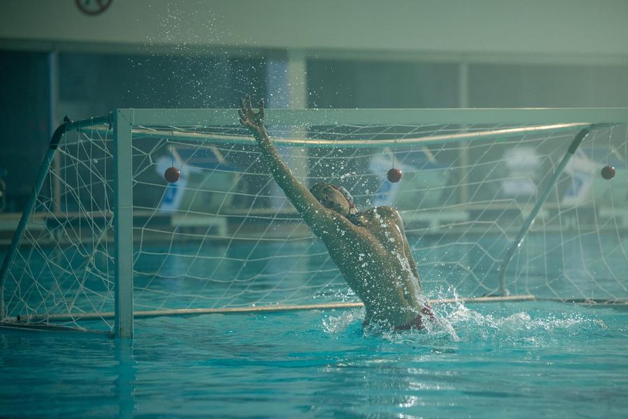 Tenacitate și rezistență! La doar 16 ani, portarul Rapidului vrea să fie cel mai bun în România: „Unii văd obstacole în sport, eu văd resurse”