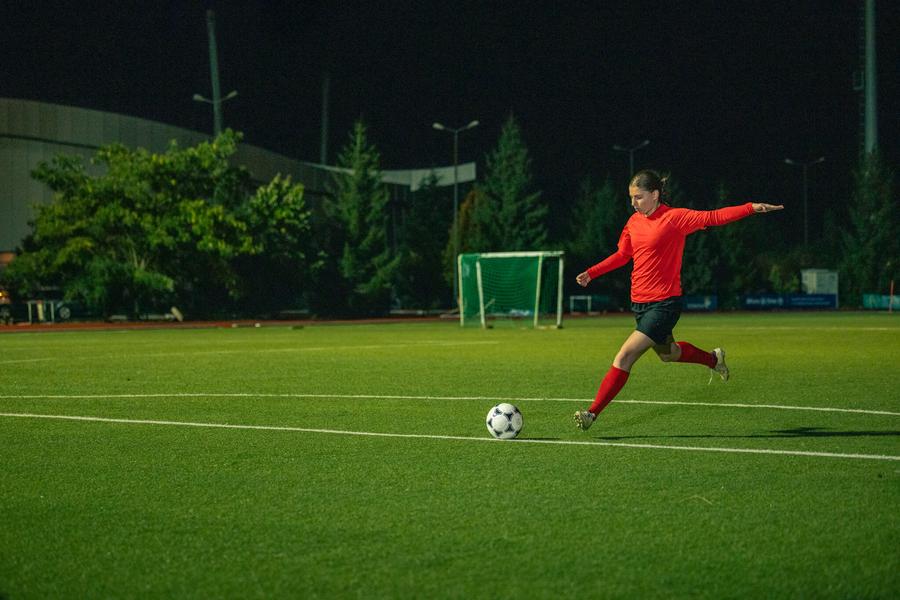 „Am sacrificat bucuriile de moment, sportul mă definește” » Fotbalista de 17 ani a Rapidului a revenit după o accidentare gravă: „Așa m-am disciplinat”