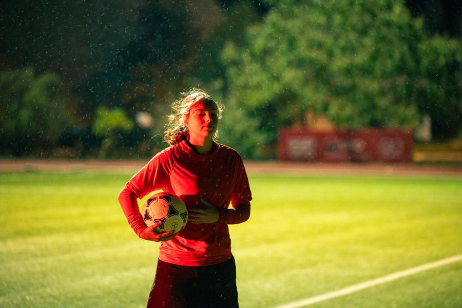 „Am sacrificat bucuriile de moment, sportul mă definește” » Fotbalista de 17 ani a Rapidului a revenit după o accidentare gravă: „Așa m-am disciplinat”