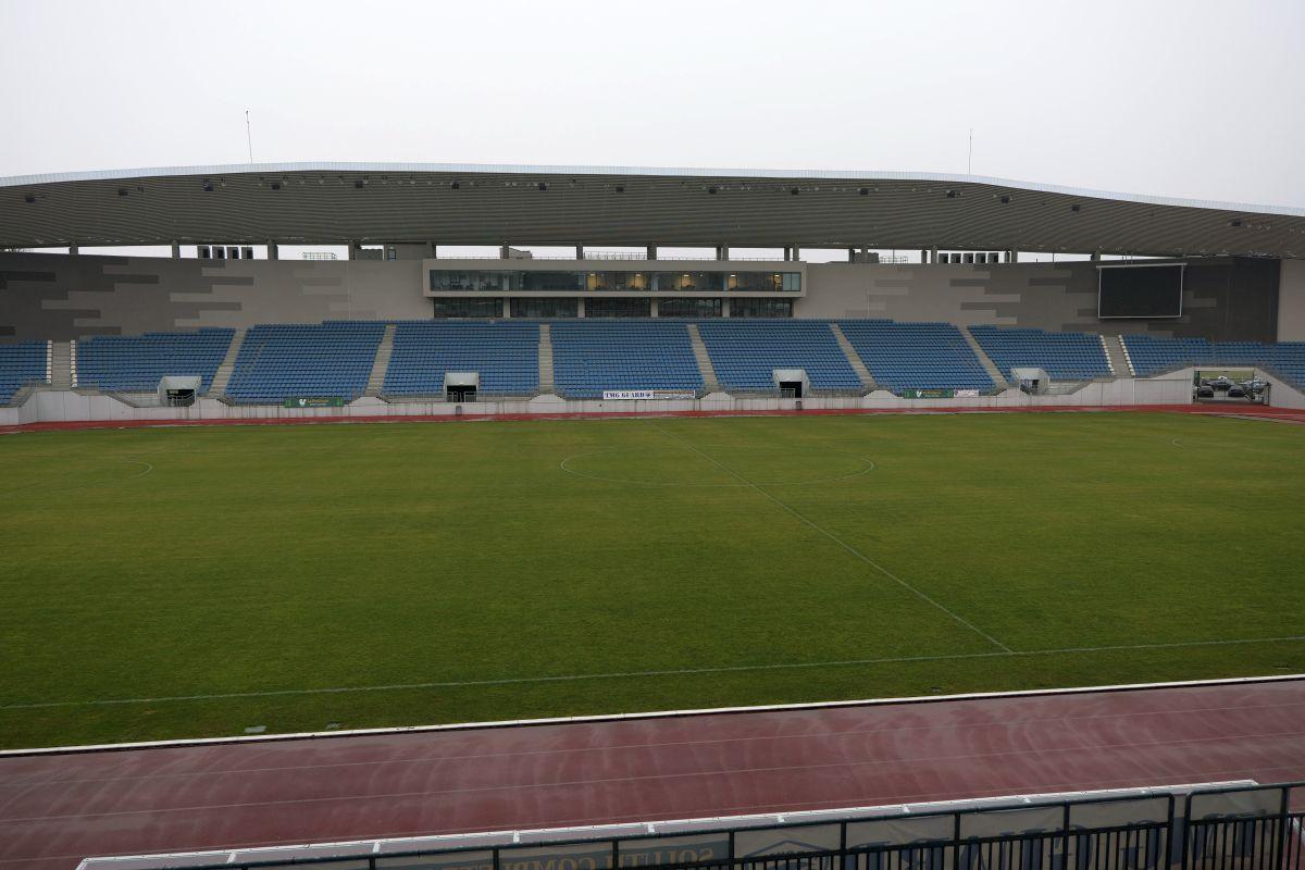 Stadionul funcționarilor! Pe arena unde Pandurii îngenunchea granzii mai „joacă” doar angajații de la primărie! GSP a descins la Târgu-Jiu