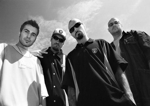 Adrian Mutu, fost internațional român, a vrut să cânte alături de B.U.G. Mafia, cea mai cunoscută trupă hip-hop din România.
