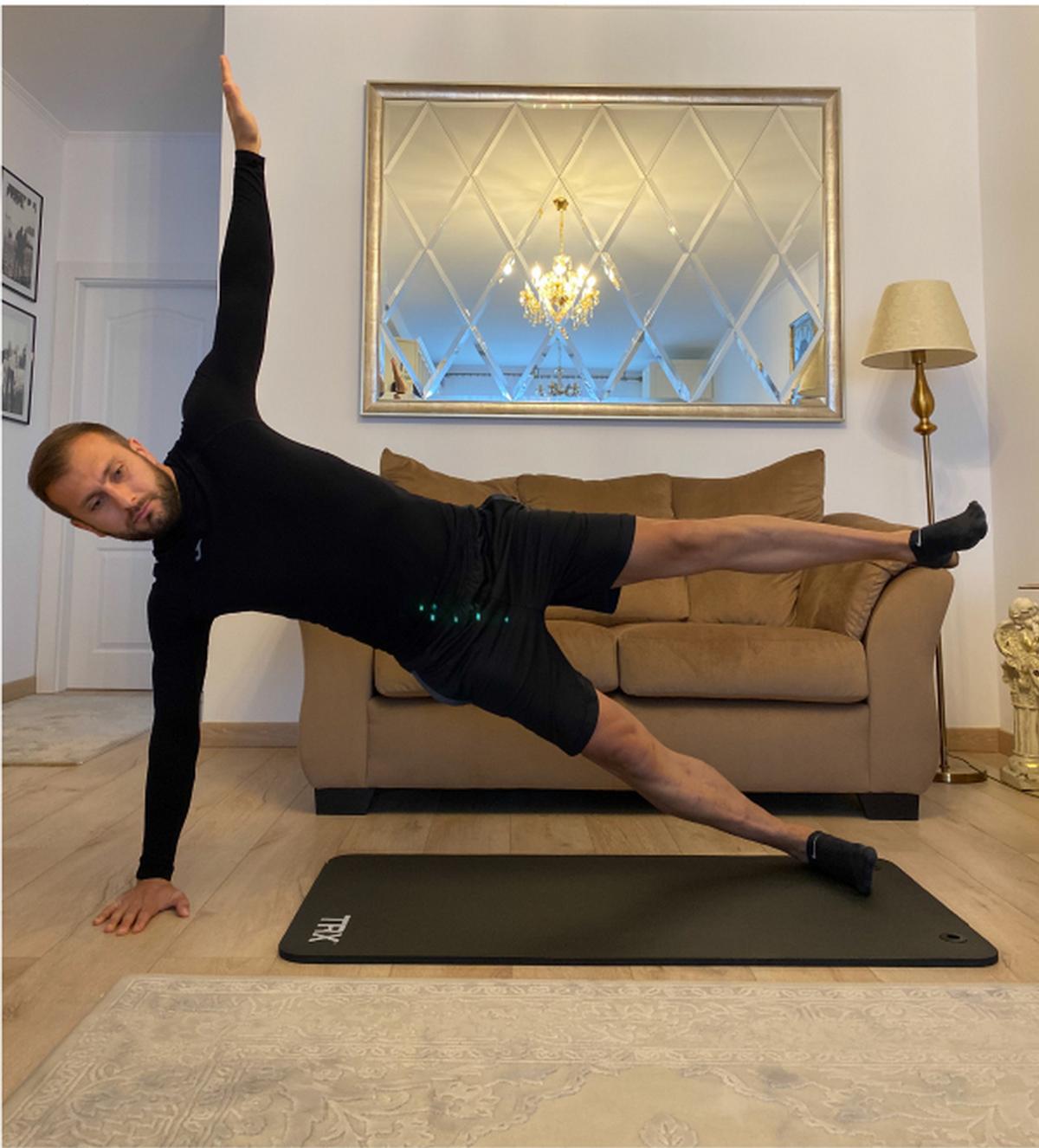 VIDEO Cristian Dragotă, preparatorul fizic al campioanei CFR, exemplifică exerciții de făcut în izolare: „Vă puteți antrena și acasă, vă arăt eu cum!”