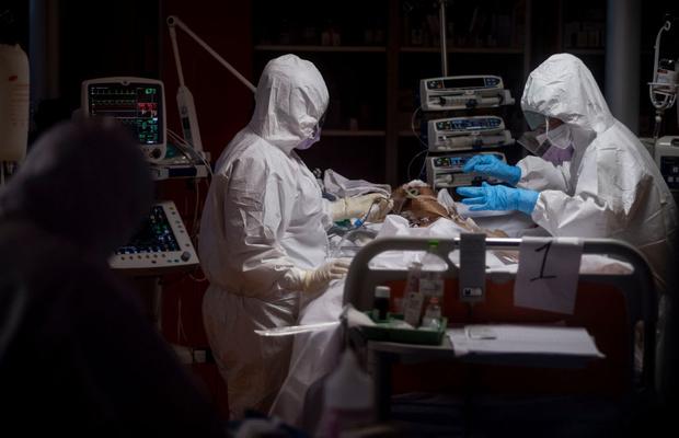 Câte cadre medicale din România sunt infectate cu COVID-19 și repartiția lor pe județe