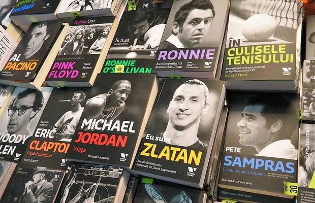 #stămacasă Recomandări de cărți sportive: de la Maria Sharapova la povestea electrizantă a lui Liverpool
