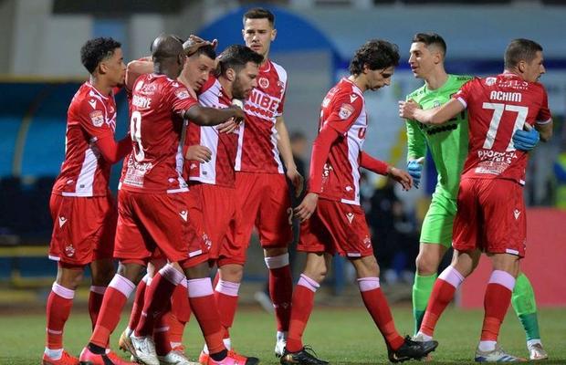 Dinamo, lovită de COVID-19 înainte de „Meciul Salvării” » Alți doi fotbaliști au rămas acasă