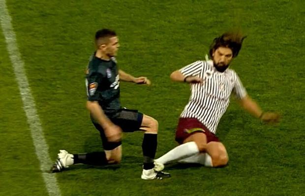 A uitat că e amical » Intrare brutală a lui Alexa în Rapid - Poli Timișoara!