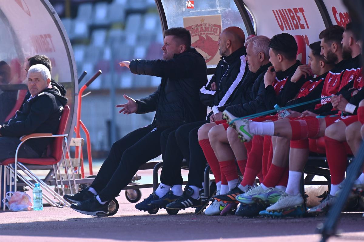 Dinamo, victorie în zece oameni în amicalul cu Zimbru » Eșanu a fost eliminat în finalul primei reprize