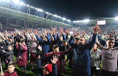 Ziua pe care Giuleștiul nu o va uita niciodată » Rapid câștigă și meciul seniorilor, iar stadionul e gata pentru Liga 1!