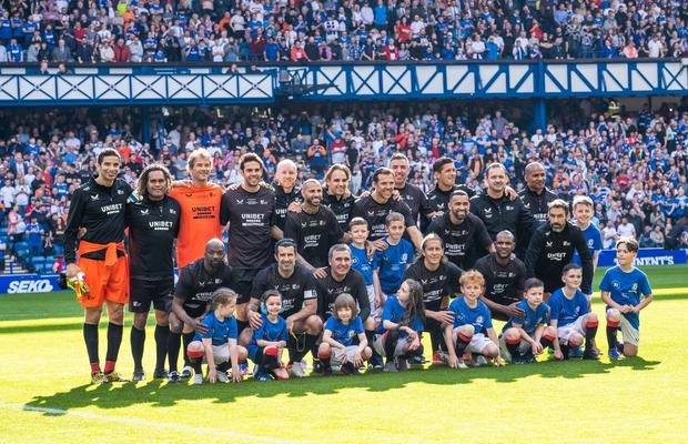 Gică Hagi, show pe „Ibrox” » Lovitură liberă magistrală în meciul legendelor: Rangers vs restul lumii