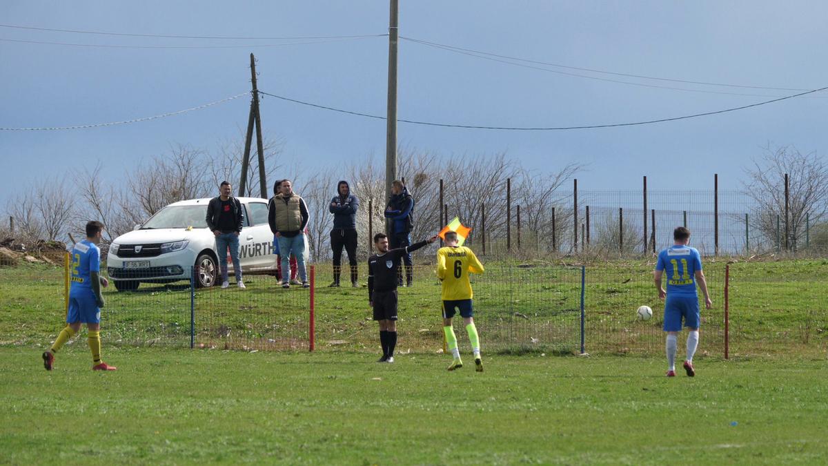 Antrenorul care l-a descoperit pe Budescu a făcut infarct de trei ori! „Dacă ești fotbalist, joci și printre căcăreze!”