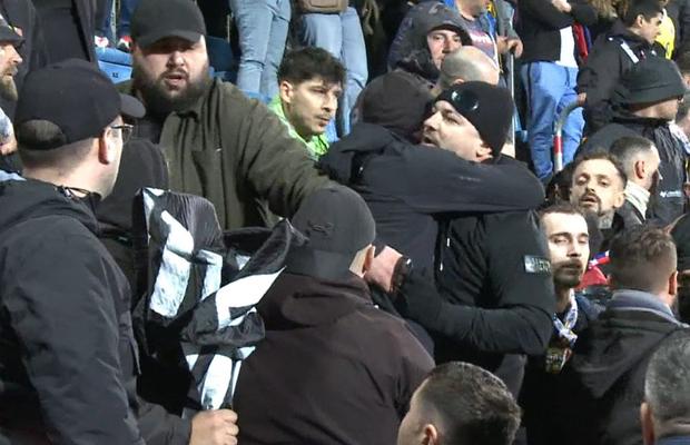 „Gogoașă”, prima reacție după bătaia din peluză de la meciul Andorra - România + De la ce ar fi pornit scandalul